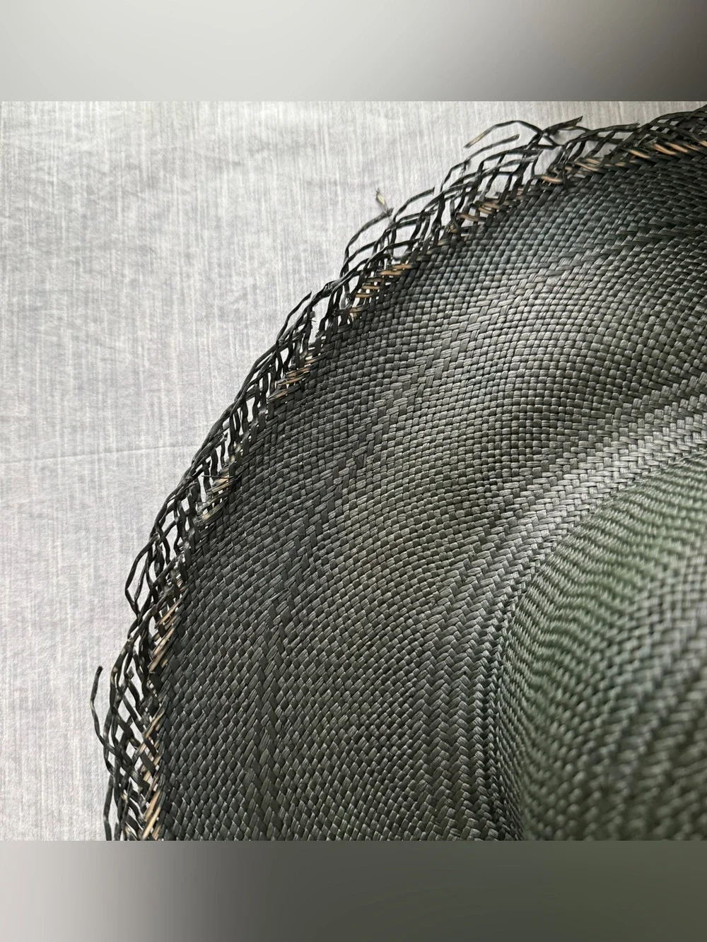 NWT Helen Kaminski Wide Brim Raffia Hat Dark Green Raw Edge  display picture 2